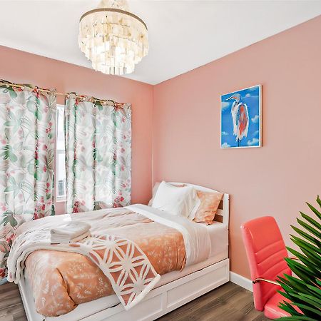 New! Havana Nights Villa ! Walk To Calle Ocho! Маямі Екстер'єр фото