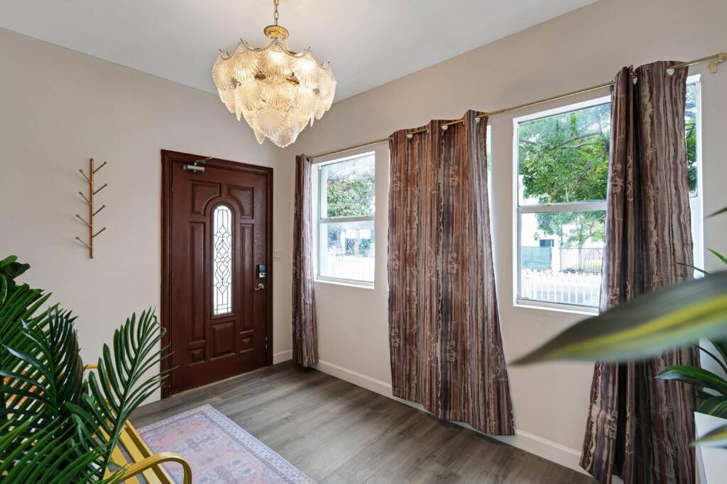 New! Havana Nights Villa ! Walk To Calle Ocho! Маямі Екстер'єр фото