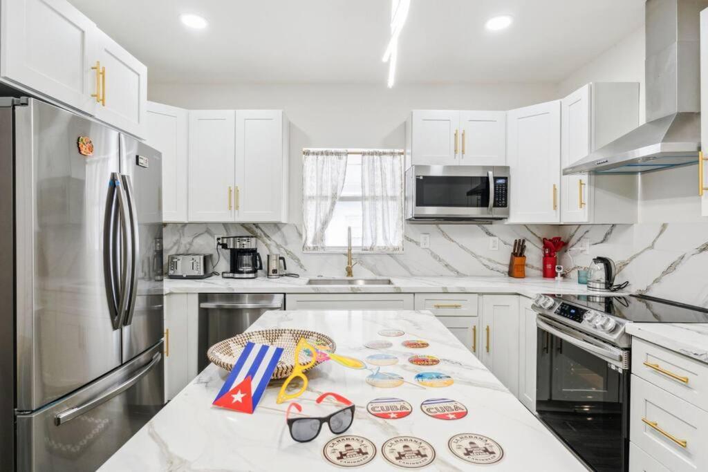 New! Havana Nights Villa ! Walk To Calle Ocho! Маямі Екстер'єр фото